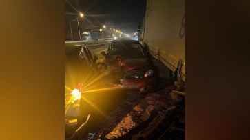 В Воронежской области из-за высыпавшегося из КамАЗа гороха пострадали 4 ребенка