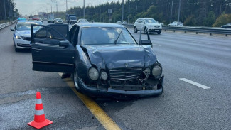 Водитель Mercedes-Benz устроил ДТП в Воронеже: двое пострадавших попали в больницу