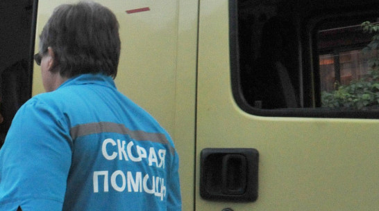 Под Воронежем «Нива» въехала в остановку и сбила 7-летнего мальчика