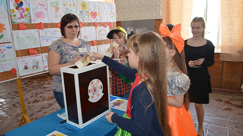 Воробьевцы на благотворительном концерте собрали 170 тыс рублей для онкобольной девочки