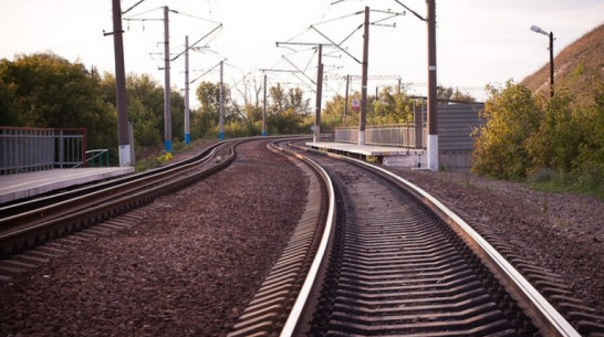 В Воронежской области пассажирский поезд насмерть сбил 35-летнюю женщину