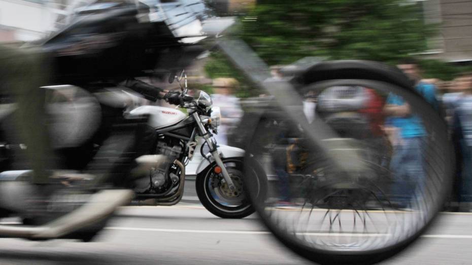 Воронежцев попросили помочь найти мотоциклиста, сбившего подростка на бульваре Победы 
