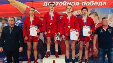 Воронежский спортсмен привез «серебро» с первенства ЦФО по самбо 