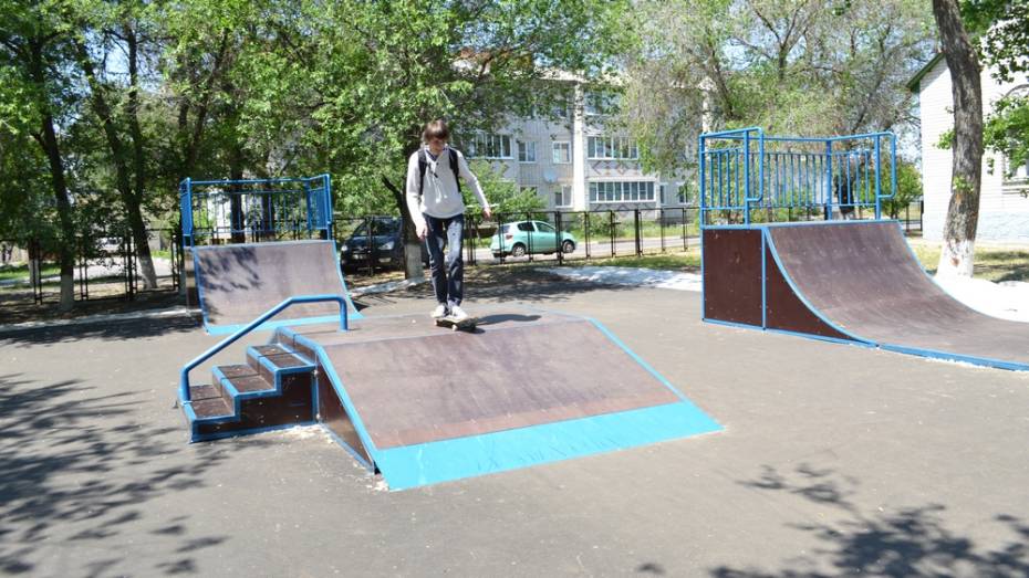 В Лисках открыли городскую площадку для скейтбординга