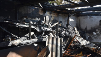 В Грибановке пожар уничтожил 5 сараев на площади более 100 кв м