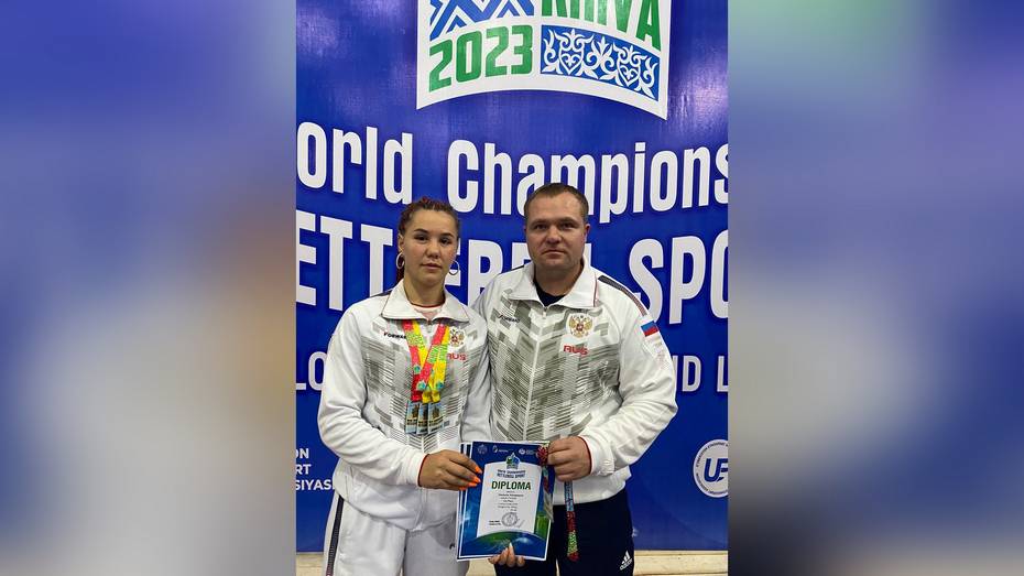 Бобровские гиревики завоевали 2 «золота» на чемпионате и первенстве мира