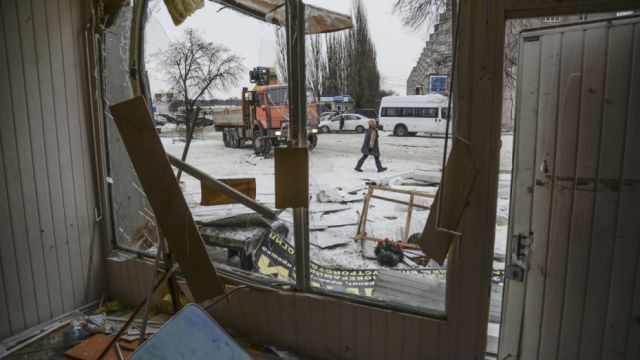 В Воронеже судебные приставы трижды оштрафовали владельца незаконного киоска
