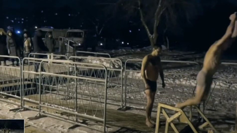 В Сети появилось видео опасного прыжка в воду на Крещение в Воронеже