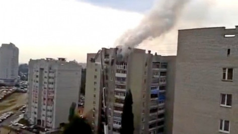 Воронежская полиция разыскивает подозреваемого в совершении поджогов квартиры, частного дома и иномарки