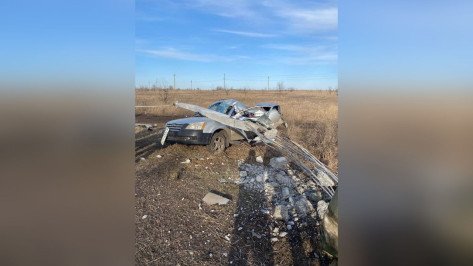 В Воронежской области 39-летний пассажир легкового авто погиб в жестком ДТП в Новохоперске