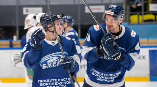 Воронежский «Буран» обыграл «Кристалл» из Саратова