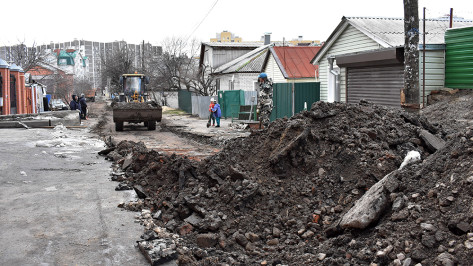 В Ленинском и Центральном районах Воронежа начали ремонт дорог