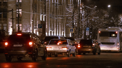 Воронеж встал в 8-балльных пробках вечером 12 января