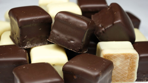 Воронежская компания изготовила конфеты с изображением немецкого солдата к 23 февраля