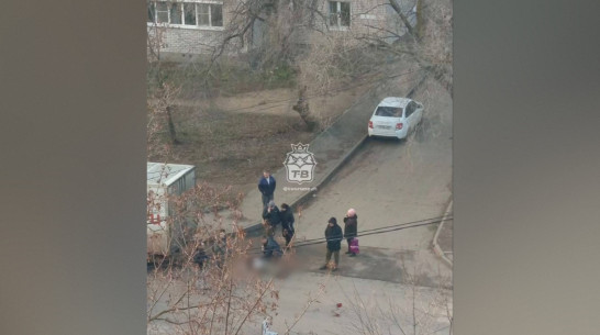 В Воронеже на улице Кривошеина сбили человека