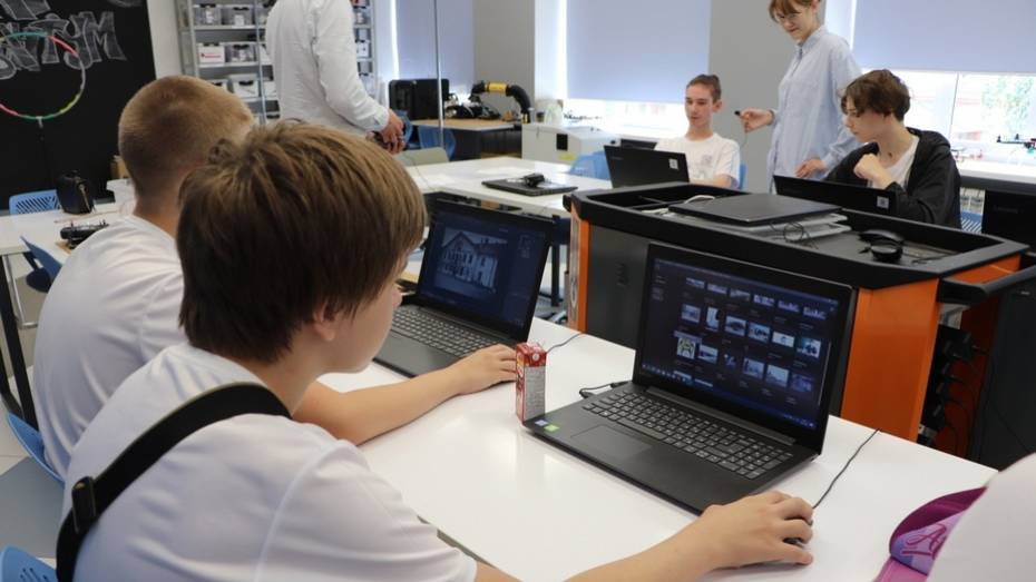 Воронежский губернатор: новое цифровое оборудование получат 39 образовательных учреждений региона