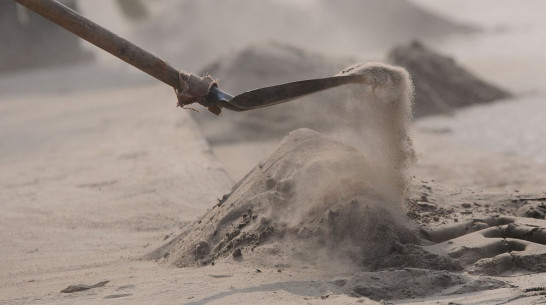 Ветер из Астраханской области принес в Воронеж желтую пыль 