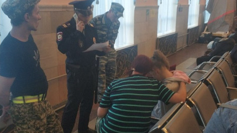 Воронежские волонтеры нашли пропавшую без вести 20-летнюю девушку на вокзале