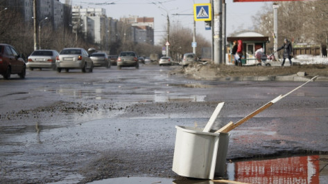 Улицы в центре Воронежа отремонтируют литым асфальтом с помощью новой техники