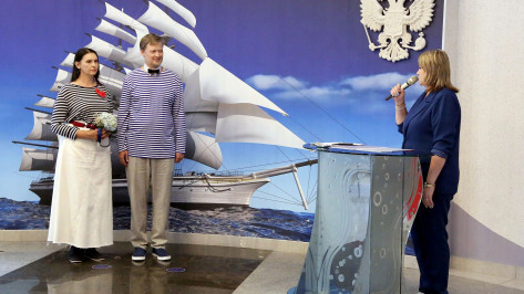 Воронежская пара устроила свадьбу в тельняшках