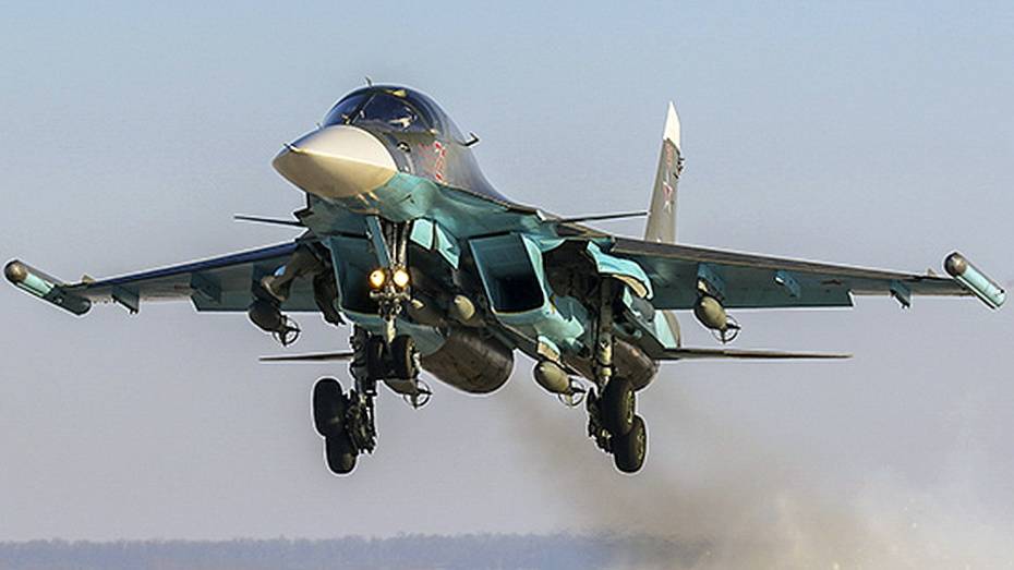 Су-34 отработали ракетно-бомбовые удары в Воронежской области