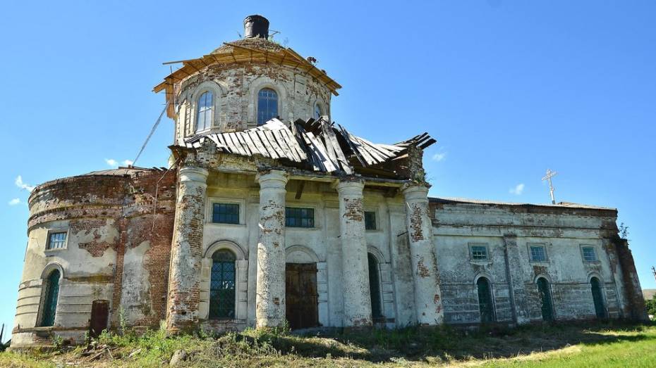 В бутурлиновском селе приступили к главному этапу реставрации храма