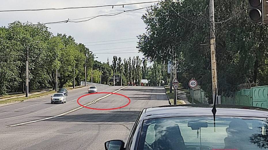 В Воронеже изменили схему движения из-за дефекта дороги на улице Лебедева