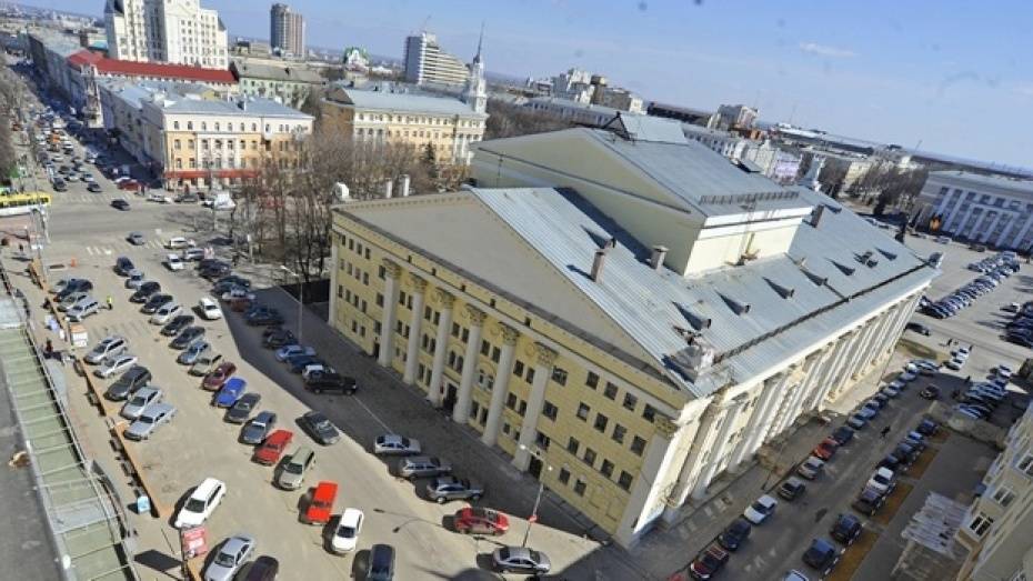 В центре Воронежа 6 и 7 апреля ограничат движение и парковку