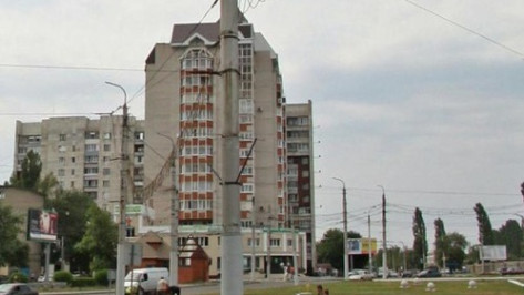 На пожаре на улице Космонавтов в Воронеже пострадал подросток