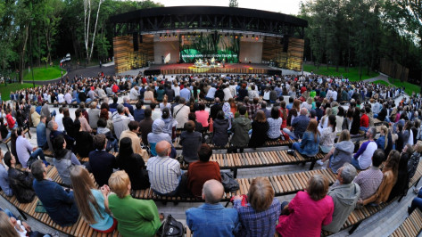 Концерт «Музыка мира» открыл обновленный Зеленый театр в Воронеже