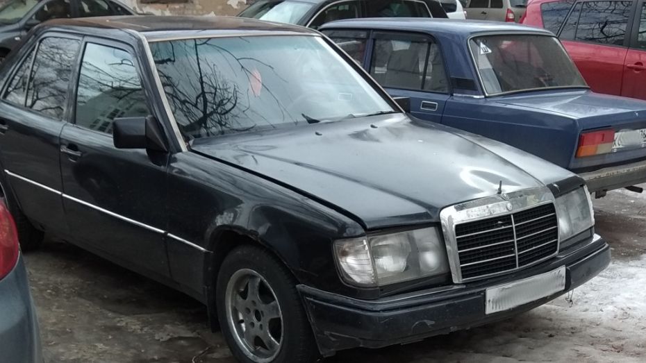 Приставы арестовали в Воронеже Mercedes-Benz курского должника