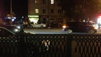 В Воронеже на улице Плехановской под колесами Volvo погиб мужчина