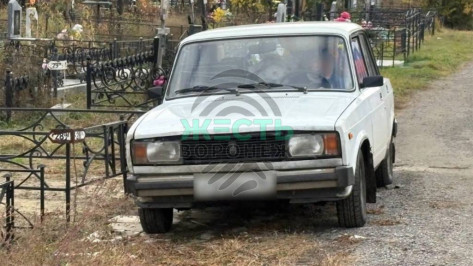 В Воронеже женщина разграбила могилы участников СВО