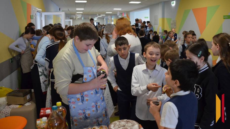 Верхнемамонские лицеисты провели благотворительную ярмарку в помощь бойцам СВО