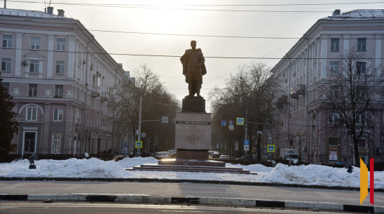 Легенды Воронежа. Памятник генералу Ивану Черняховскому