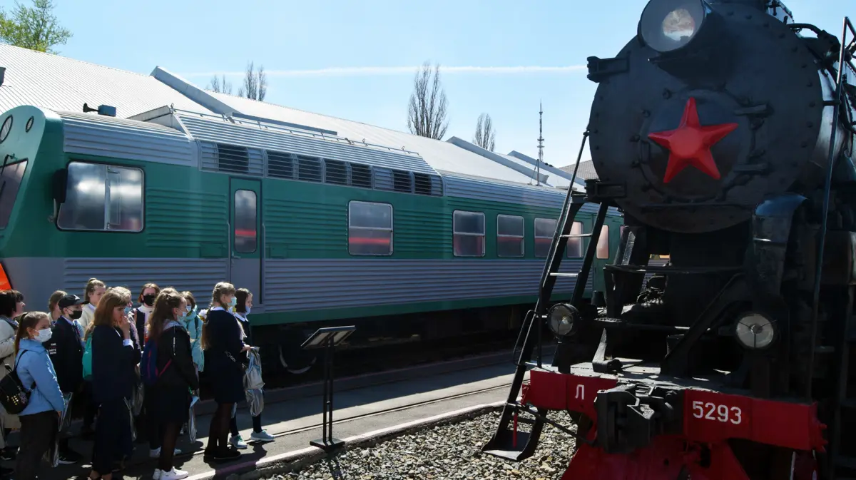 Осторожно, поезд! Воронежским школьникам напомнили правила поведения на  железной дороге