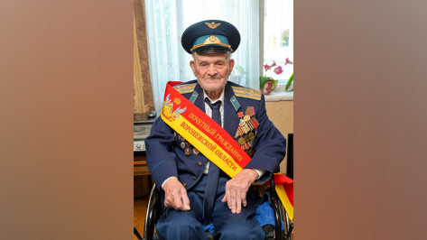 Губернатор Воронежской области поздравил ветерана Ивана Писарева со 102-летием