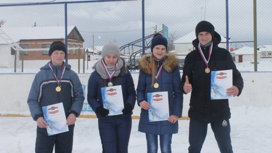В Петропавловке наградили лучших конькобежцев района