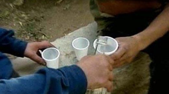 Семейная пара из Новохоперского района поила односельчан разбавленным техническим спиртом