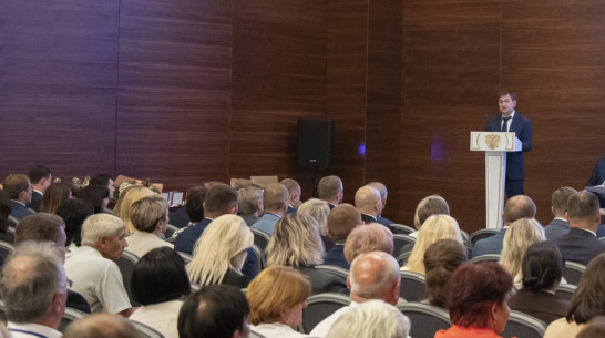 Председатель Воронежской облдумы Владимир Нетесов: «Люди вам доверяют. И это дорогого стоит»