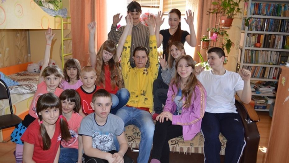 Родители 11 детей из Новой Усмани взяли в семью еще 2 девочек