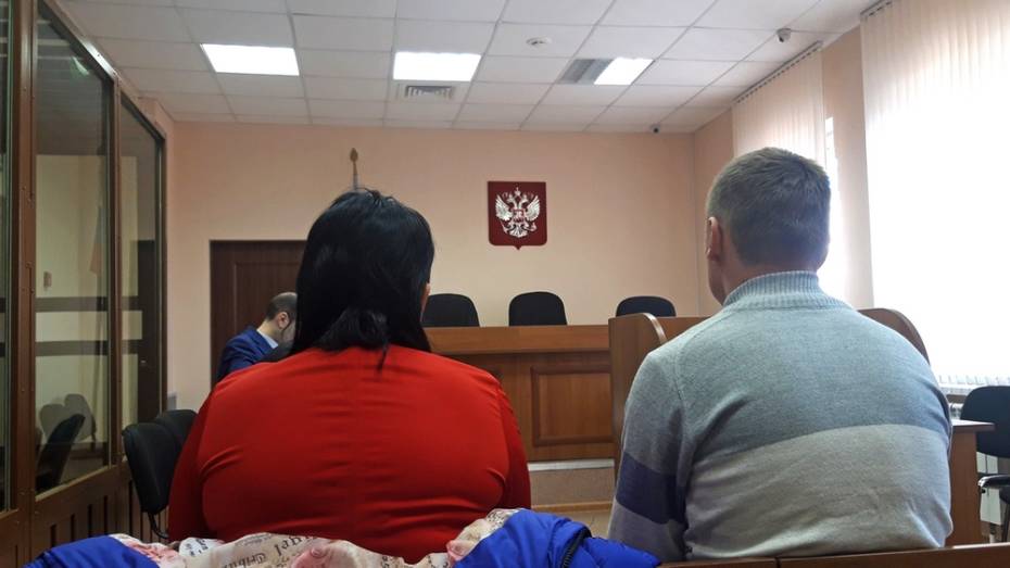 Родители-изверги из Воронежской области объяснили свою жестокость к 7-летнему сыну