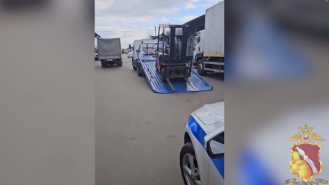 Новый миграционный рейд силовиков на скандальном Алексеевском рынке сняли на видео