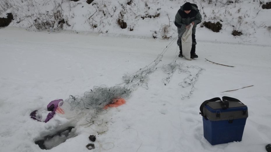 Павловские рыбаки начали зимнюю антибраконьерскую акцию
