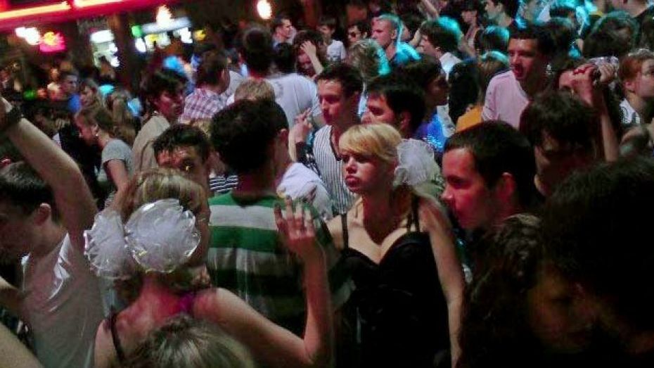 Жители Борисоглебска ответили за детей, отдыхавших в ночном клубе