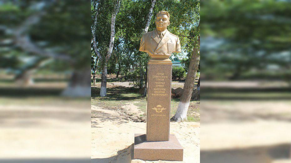 В Петропавловке установили бюст Герою Советского Союза Василию Маргелову