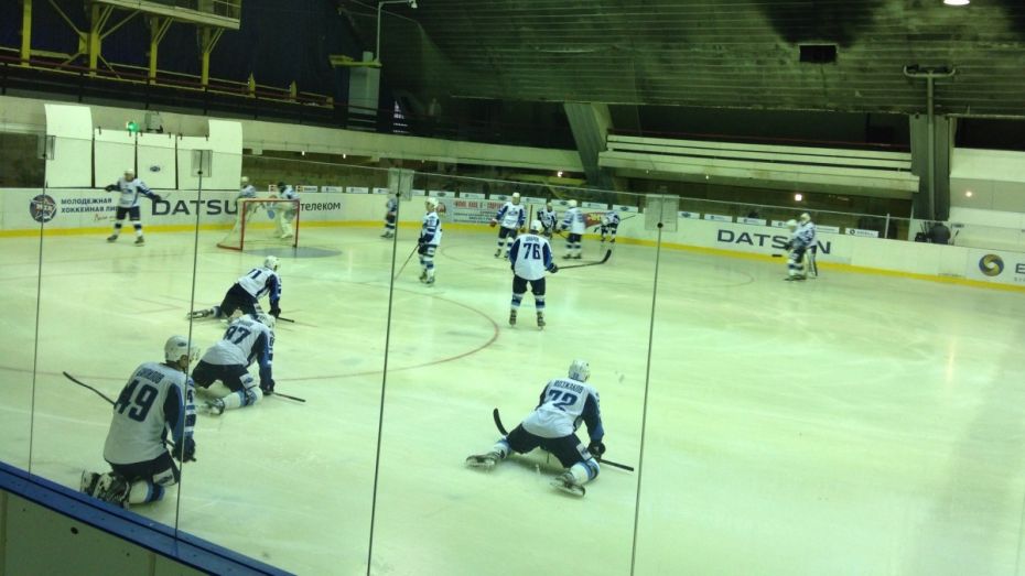 Хоккеисты «Липецка» разгромили молодежку воронежского «Бурана»