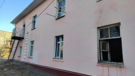Пенсионер погиб при пожаре в общежитии в Воронежской области