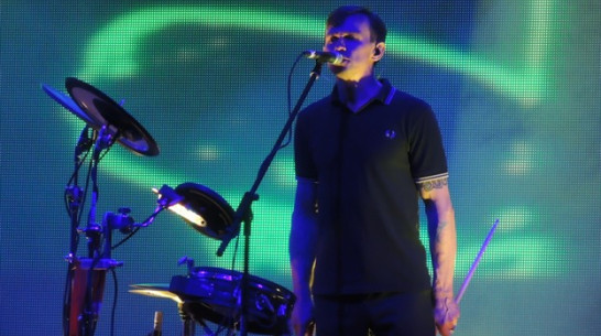 В Воронеже ради победы на конкурсе «Дельфин» отказался от еды, а «Billy’s Band» агитировали зрителей за переезд на пмж в Питер