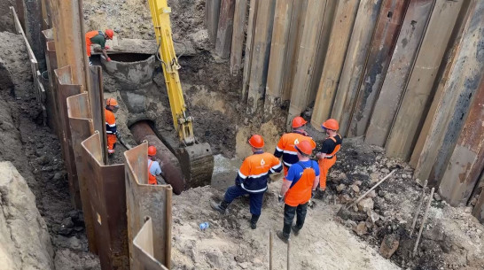 Специалисты приступили к замене поврежденного коллектора на памятнике Славы в Воронеже